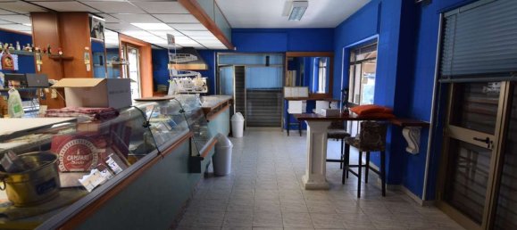 140m² Commercial property in Pescara, Italy No. 294499 13