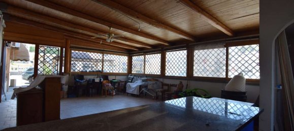 140m² Commercial property in Pescara, Italy No. 294499 18