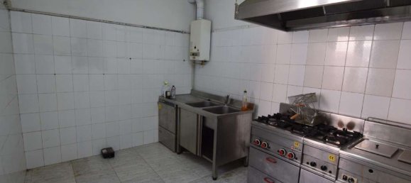 140m² Commercial property in Pescara, Italy No. 294499 21