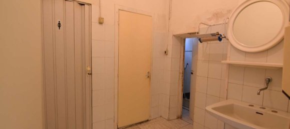 140m² Commercial property in Pescara, Italy No. 294499 29