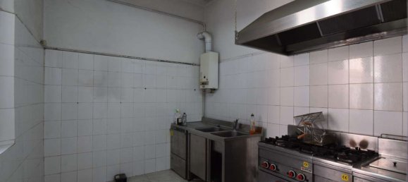 140m² Commercial property in Pescara, Italy No. 294499 19