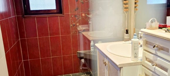 2 Schlafzimmer Haus in Saint-Genest-Lerpt, France, Nr. 275563 7