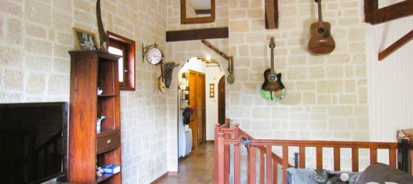 2 Schlafzimmer Haus in Saint-Genest-Lerpt, France, Nr. 275563 11