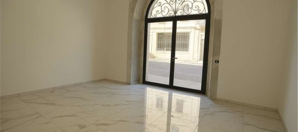 1 bedroom Apartment in Como, Italy No. 361895 3