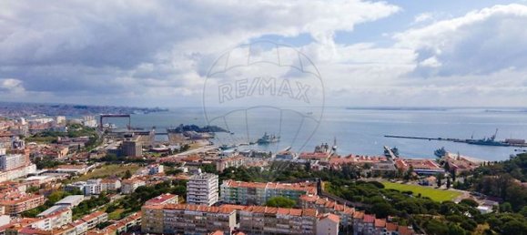 2 bedrooms House in Almada, Portugal No. 19921 14