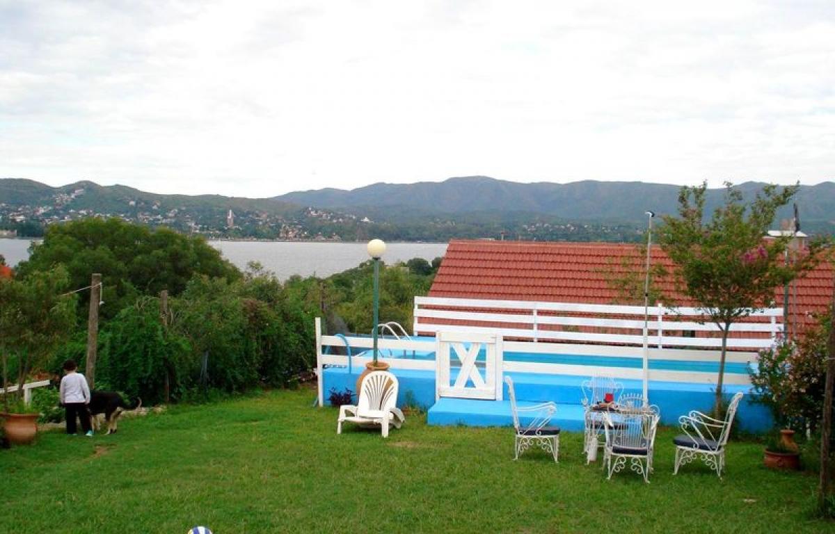 Casa de 3 dormitorios en Córdoba, Argentina No. 3647
