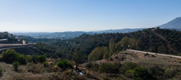  Land in Estepona, Spain No. 25306 5