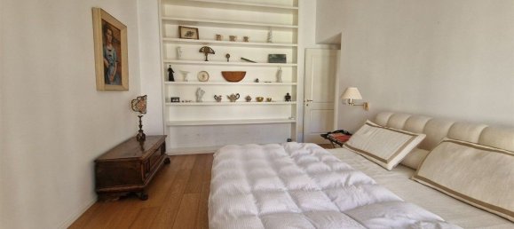 5 bedrooms Apartment in Parma, Italy No. 371133 15