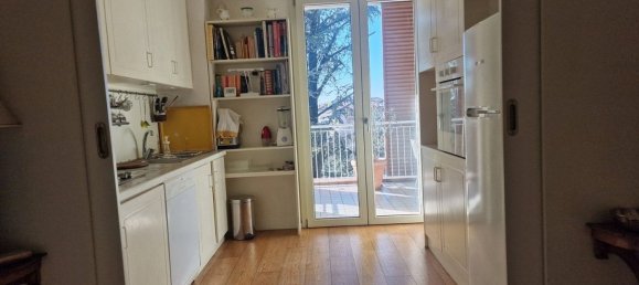 5 bedrooms Apartment in Parma, Italy No. 371133 10