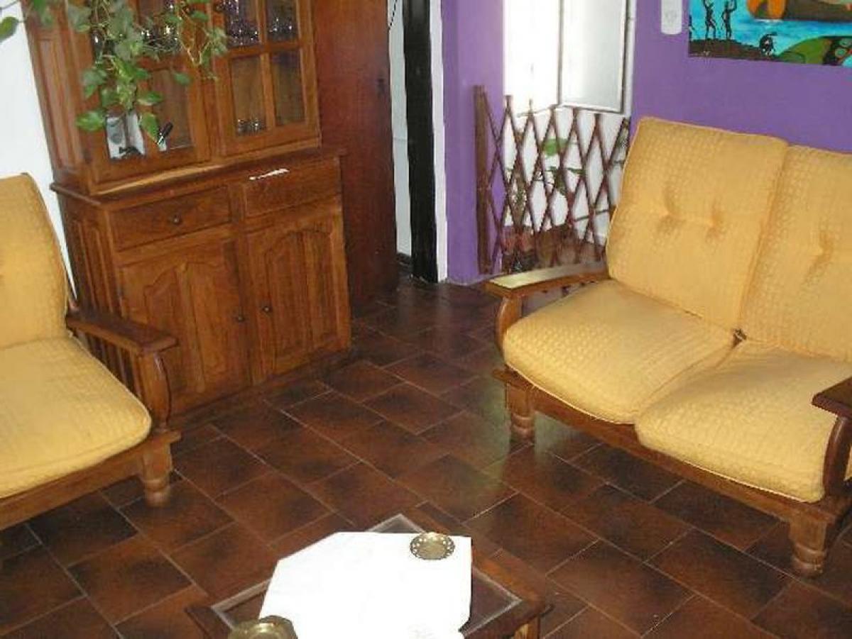 3 Schlafzimmer Haus in Moron, Argentina, Nr. 17797