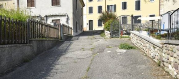 3 bedrooms House in Castelnuovo del Garda, Italy No. 310420 2