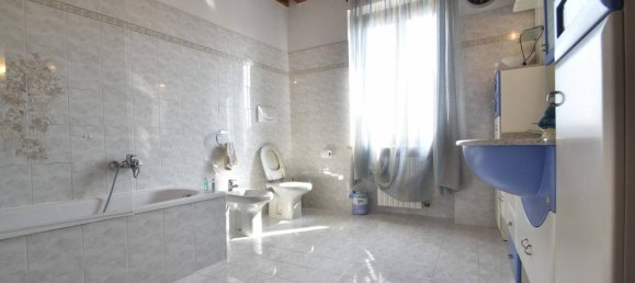 3 bedrooms House in Castelnuovo del Garda, Italy No. 310420 24