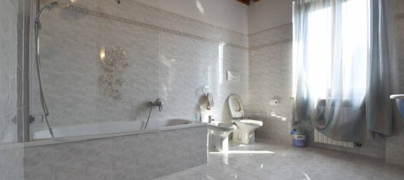 3 bedrooms House in Castelnuovo del Garda, Italy No. 310420 23