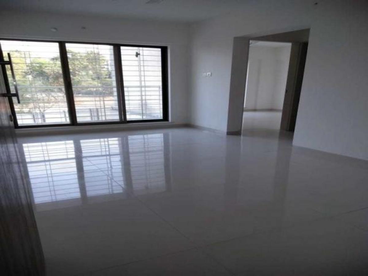 2 bedrooms House in Mumbai, India No. 27343