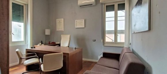 2 Schlafzimmer Wohnung in Naples, Italy, Nr. 347459 18
