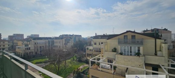 6 rooms Duplex in Rimini, Italy No. 32372 5