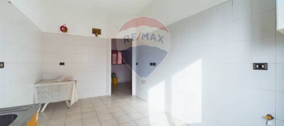 3 bedrooms Apartment in Rome, Italy No. 119652 12