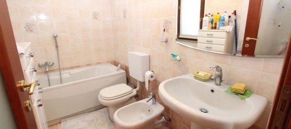 Вилла с 3 спальнями в Альмезе, Италия № 323045 40