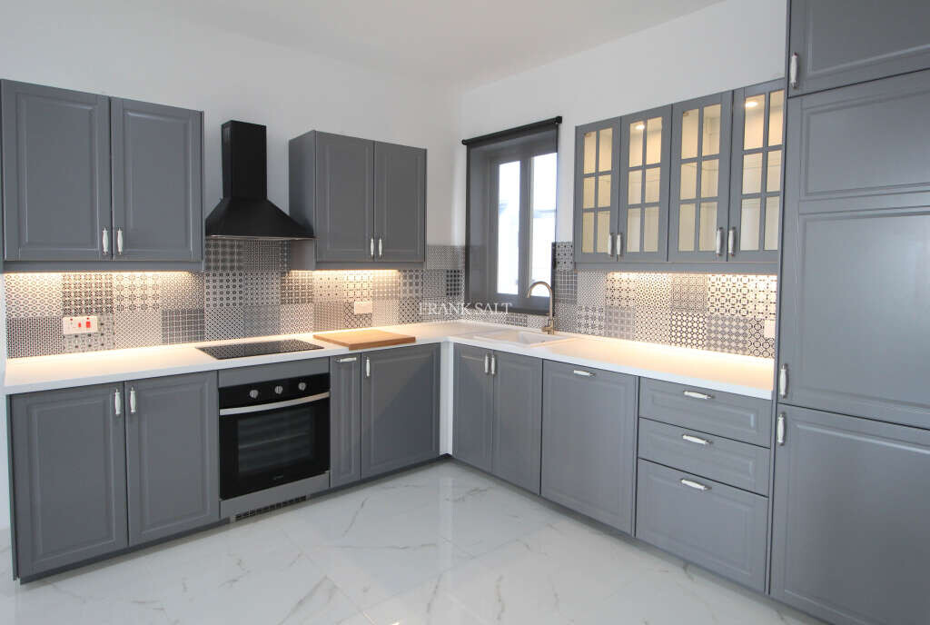 3 bedrooms Apartment in San Gwann, Malta No. 10261