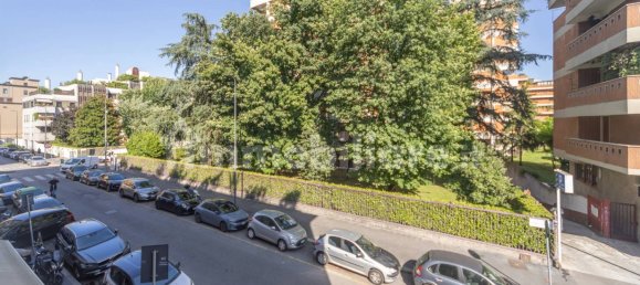 2 bedrooms Apartment in Milan, Italy No. 273496 11
