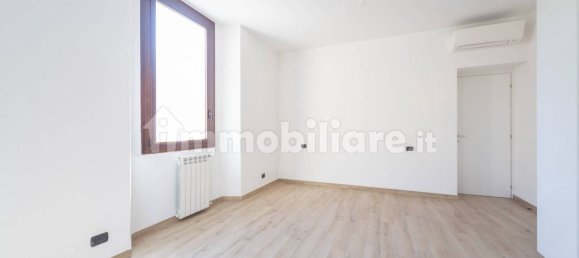 2 bedrooms Apartment in Milan, Italy No. 273496 17