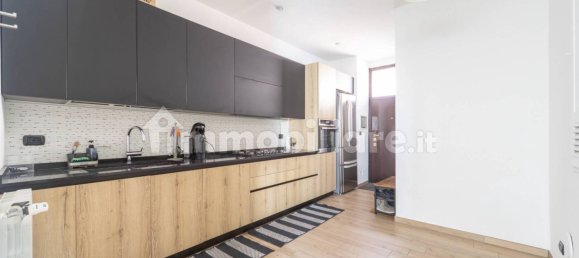 2 bedrooms Apartment in Milan, Italy No. 273496 3