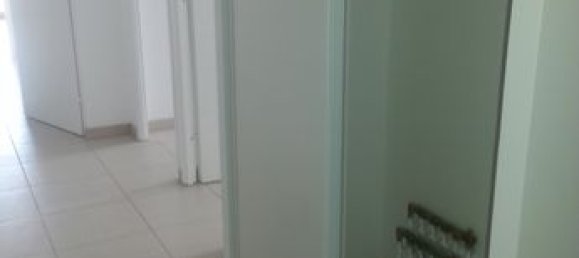 4 rooms Apartment in Saint-Denis, France No. 309211 15