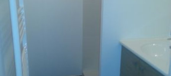 4 rooms Apartment in Saint-Denis, France No. 309211 9