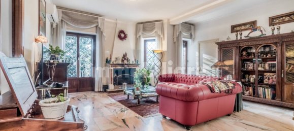 5 bedrooms Apartment in Rome, Italy No. 338464 2
