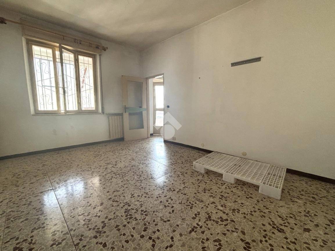 2 غرف نوم شقة في Carobbio degli Angeli, Italy رقم 214693