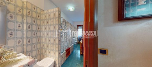 3 rooms Apartment in Turin, Italy No. 266252 4