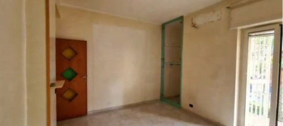 3-salle Appartement à Naples, Italy No. 14186 7