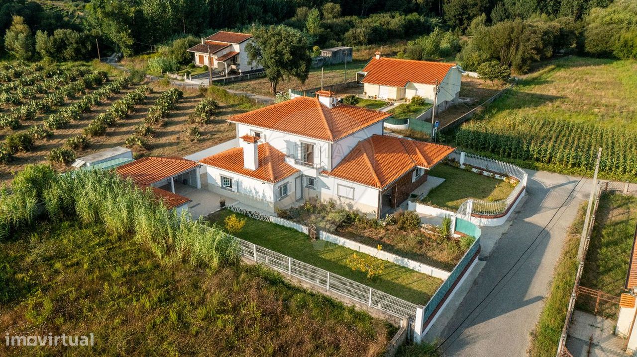 Casa de 4 dormitorios en Sangalhos, Portugal No. 26445