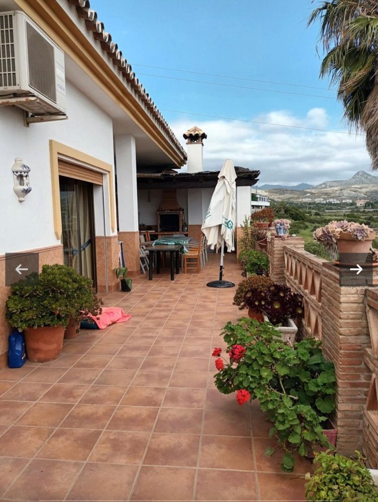 7 bedrooms House in Estepona, Spain No. 136232