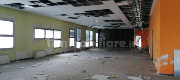 5 rooms Office in Concorezzo, Italy No. 305962 9