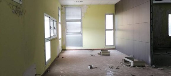 5 rooms Office in Concorezzo, Italy No. 305962 10