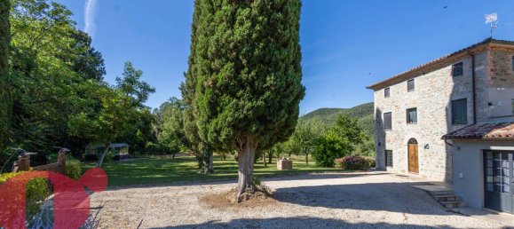 4 bedrooms House in Todi, Italy No. 357427 6