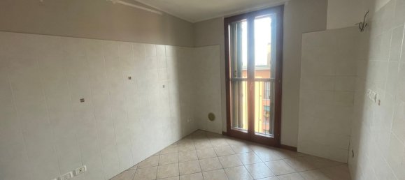 Квартира с 2 комнатами в Опера, Италия № 25639 8