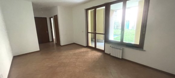 Квартира с 2 комнатами в Опера, Италия № 25639 3