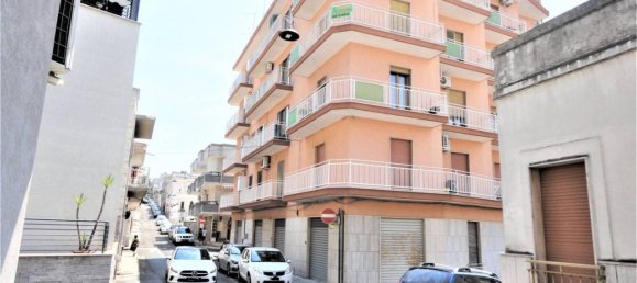 Apartamento de 3 divisões em Crispiano, Italy N.º 62826 2