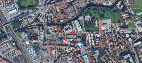 3 rooms Commercial property in Viareggio, Italy No. 355156 4