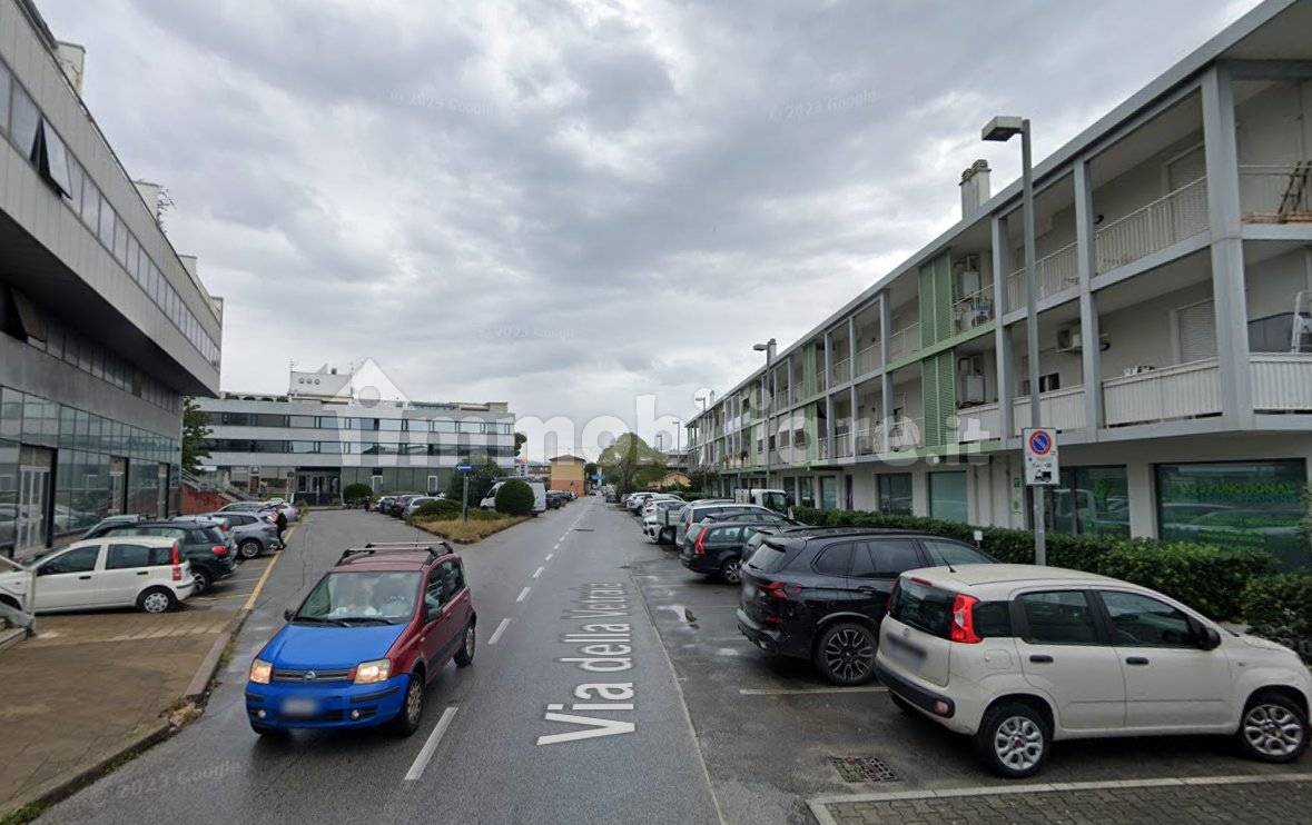 3 rooms Commercial property in Viareggio, Italy No. 355156