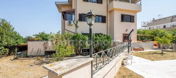 Квартира с 3 спальнями в Фьюмичино, Италия № 360612 9