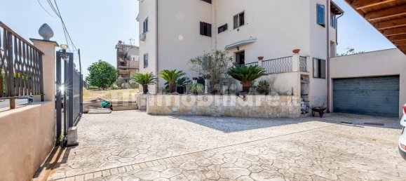 Квартира с 3 спальнями в Фьюмичино, Италия № 360612 8