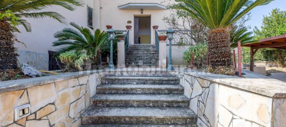 Квартира с 3 спальнями в Фьюмичино, Италия № 360612 7