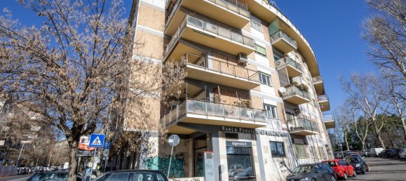 5 rooms Apartment in Rome, Italy No. 221185 8