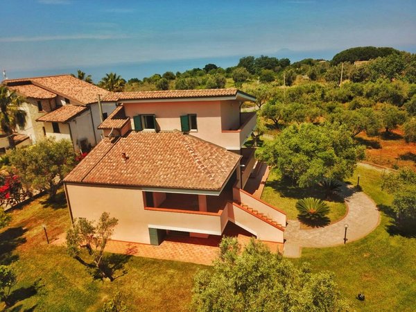 6 rooms Villa in Ricadi, Italy No. 75292