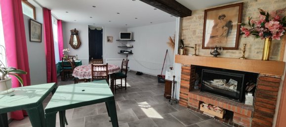 2 bedrooms House in Lisieux, France No. 293185 5