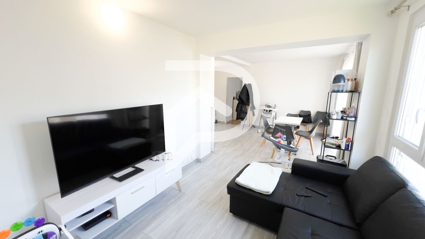 2 bedrooms Apartment in Drancy, France No. 138513