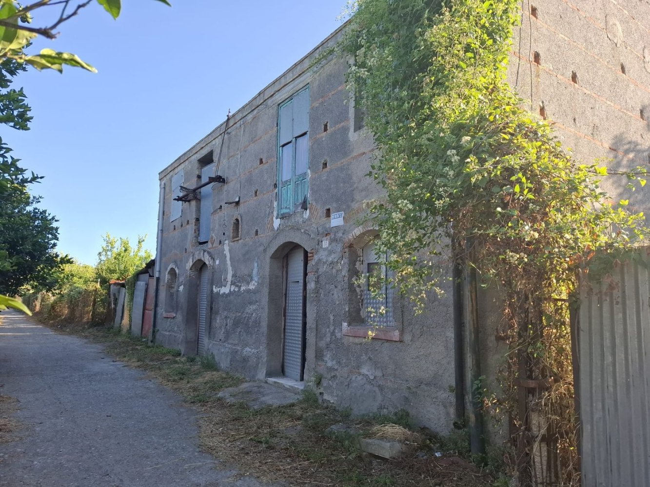 Дом с 6 спальнями в Барчеллона Поццо ди Готто, Италия № 375058